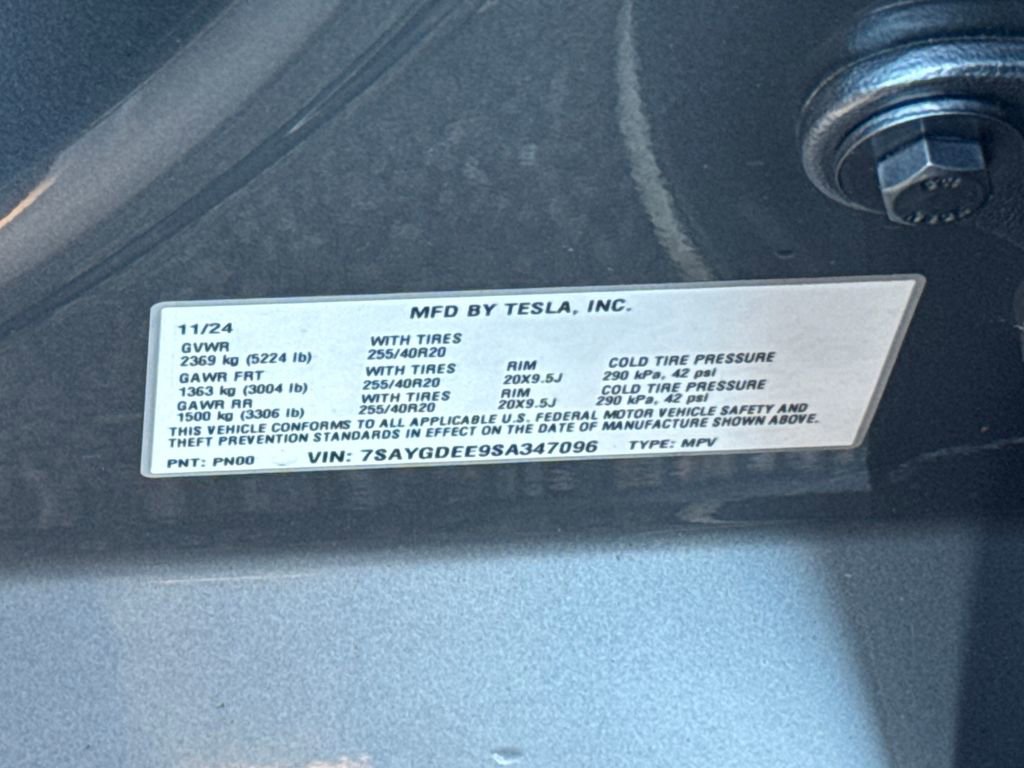 Used 2025 Tesla Model Y Long Range image 48