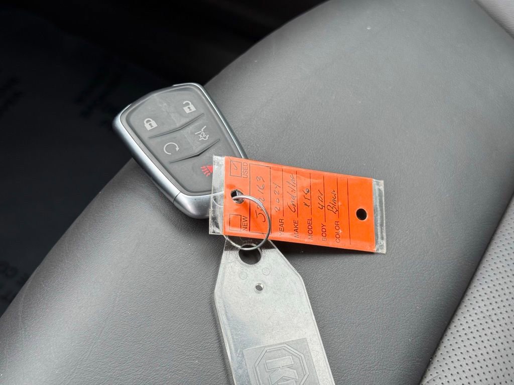 Used 2024 Cadillac XT6 Premium Luxury w/ LPO, Floor Liner Package image 41