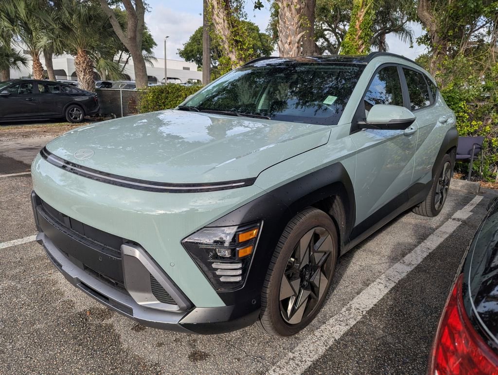 Used 2024 Hyundai Kona Limited FWD image 3