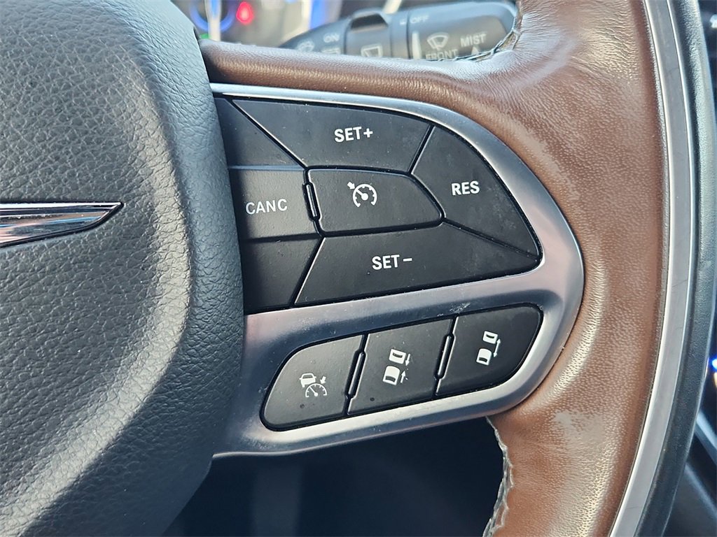 Used 2020 Chrysler Pacifica Limited w/ Advanced Safetytec Group image 24