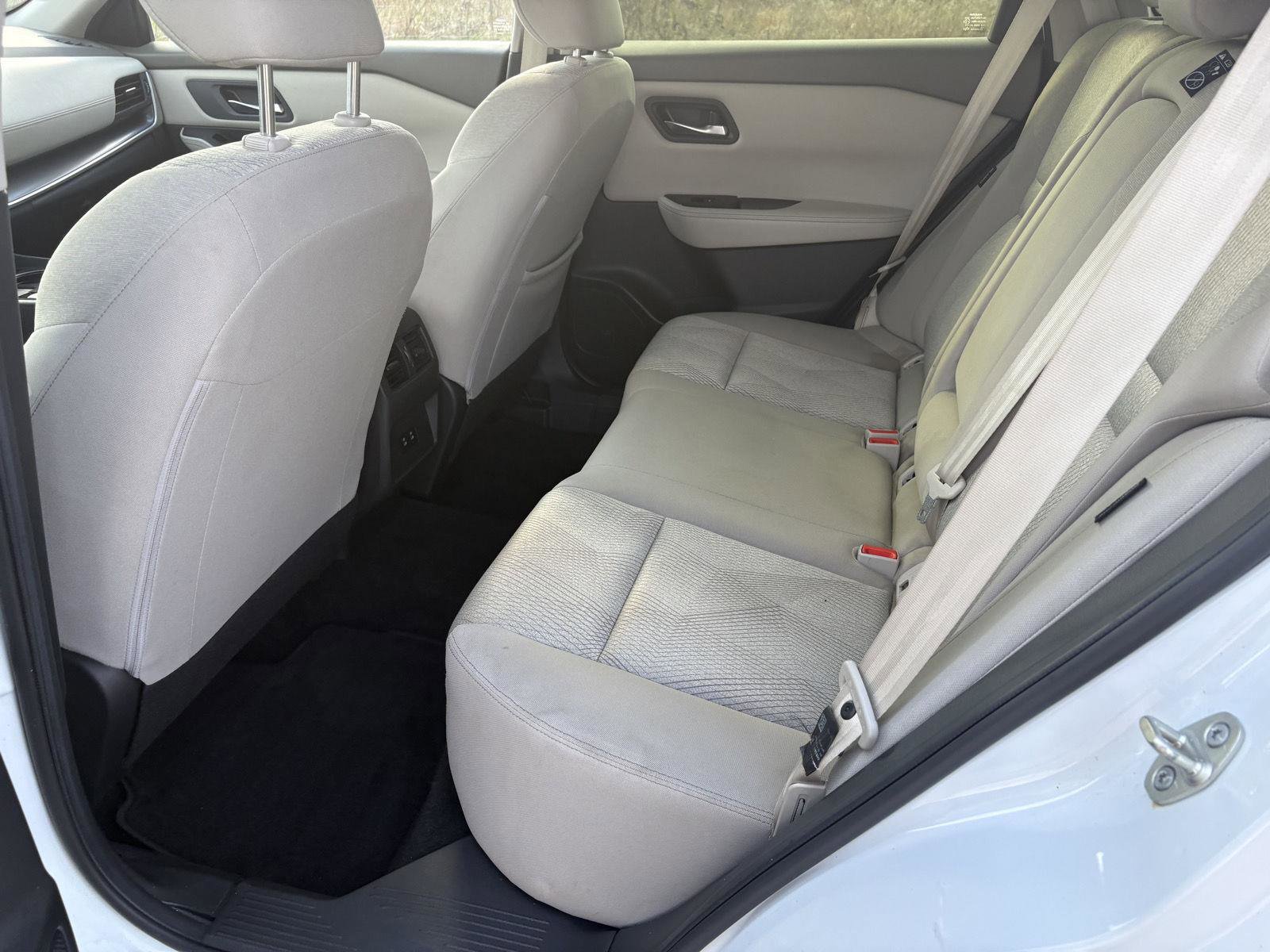 Used 2024 Nissan Rogue SV image 14