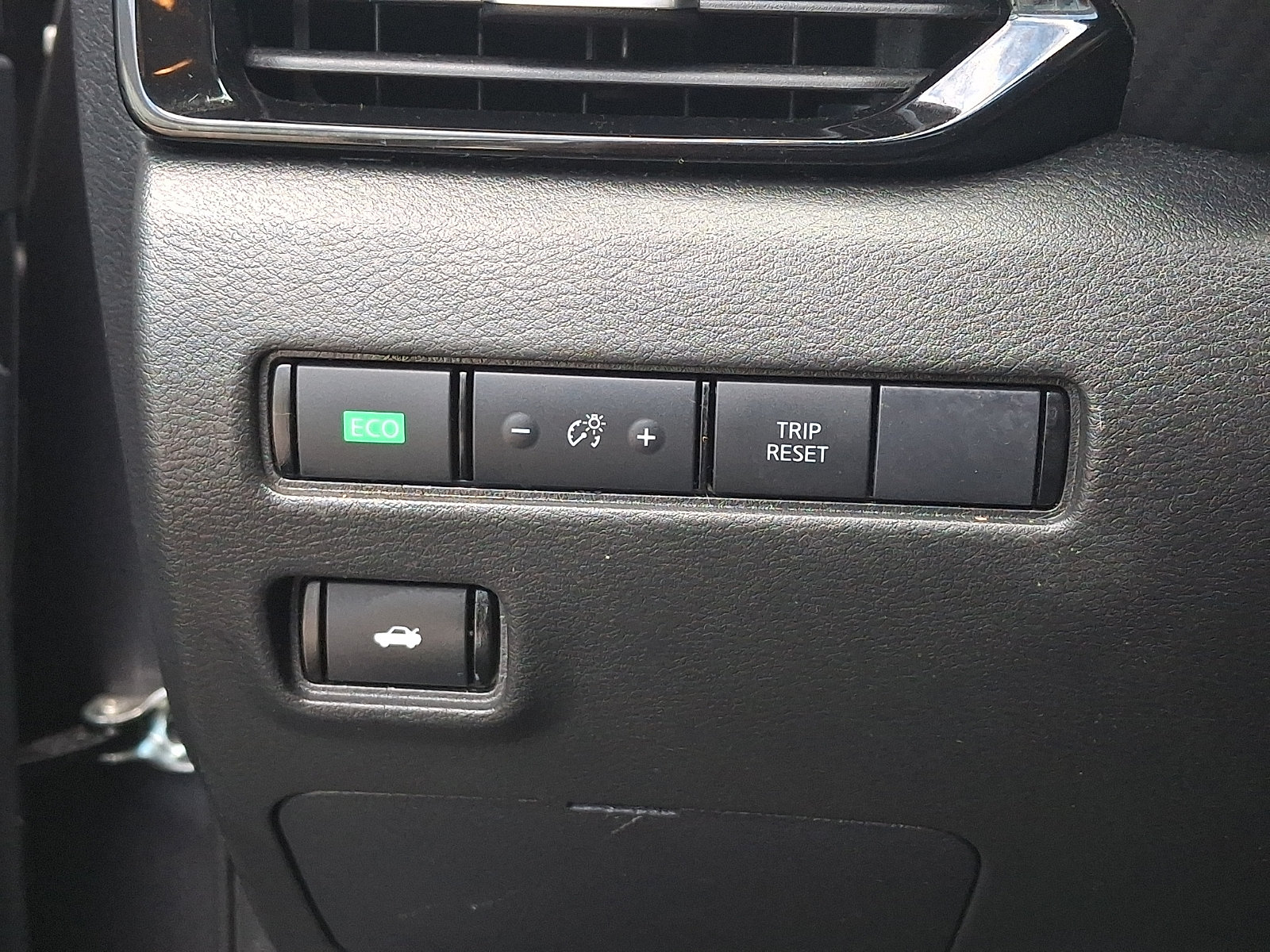 Used 2024 Nissan Sentra SV FWD image 26