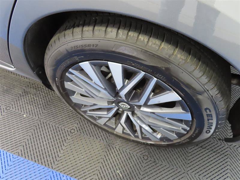 Used 2024 Nissan Altima 2.5 SV FWD image 6