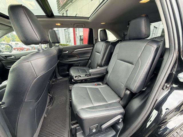 Used 2019 Toyota Highlander Limited Platinum AWD/4WD image 23