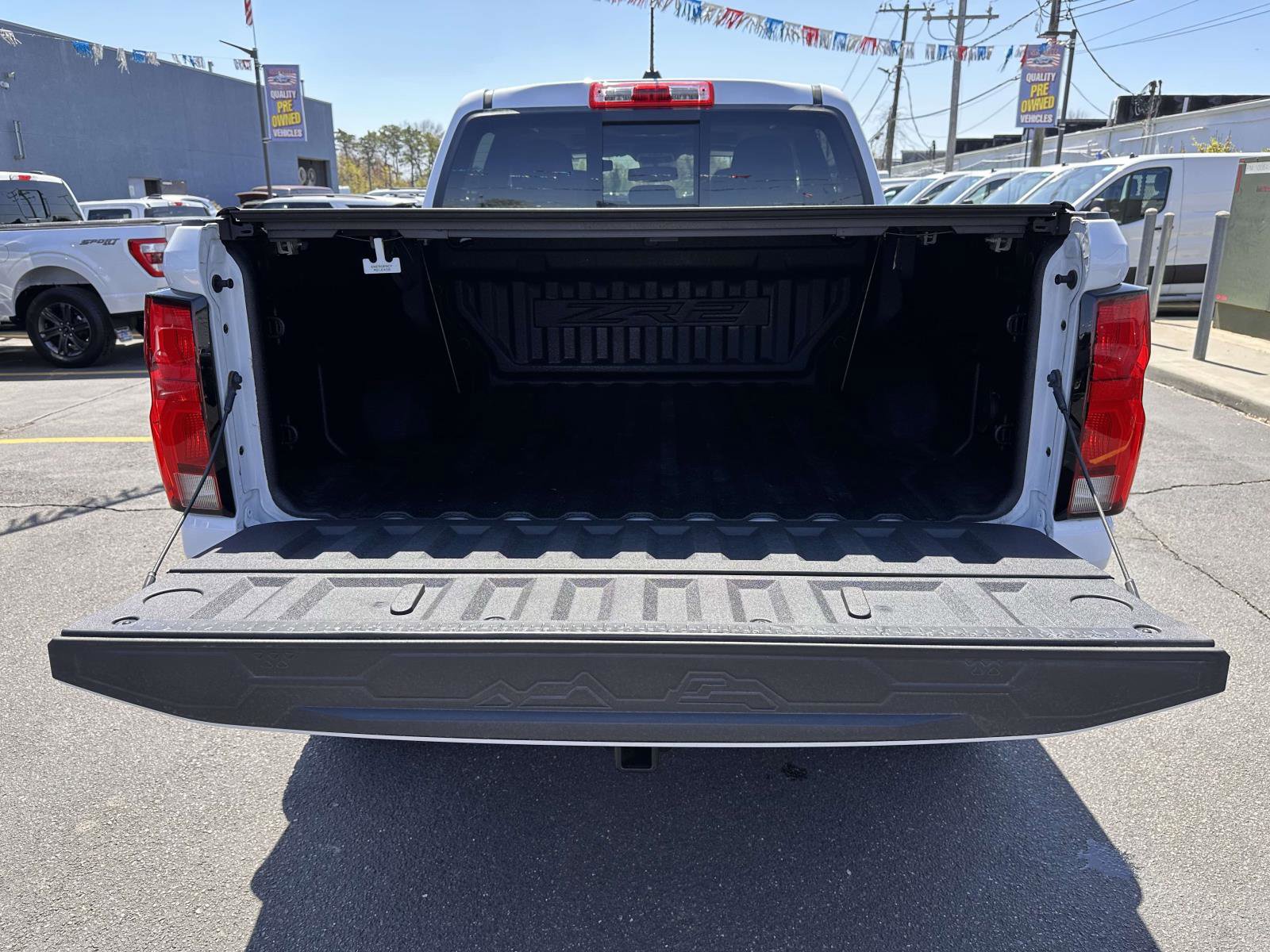 Used 2023 Chevrolet Colorado ZR2 w/ ZR2 Convenience Package III AWD/4WD image 8