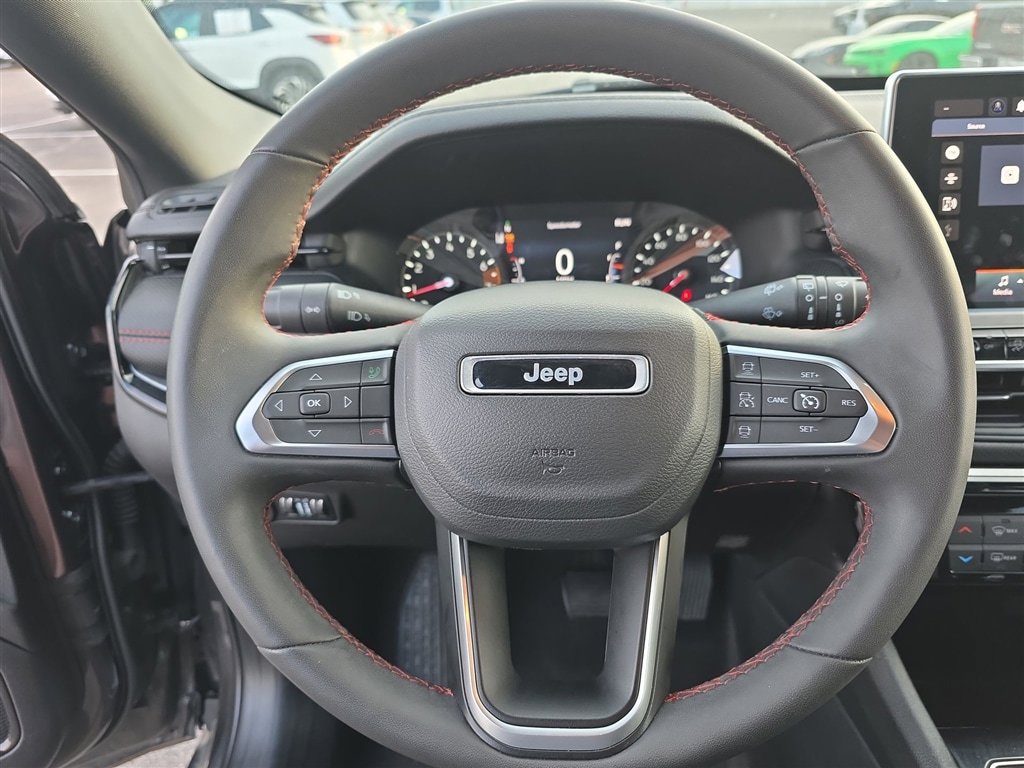 Used 2023 Jeep Compass Trailhawk AWD/4WD image 11