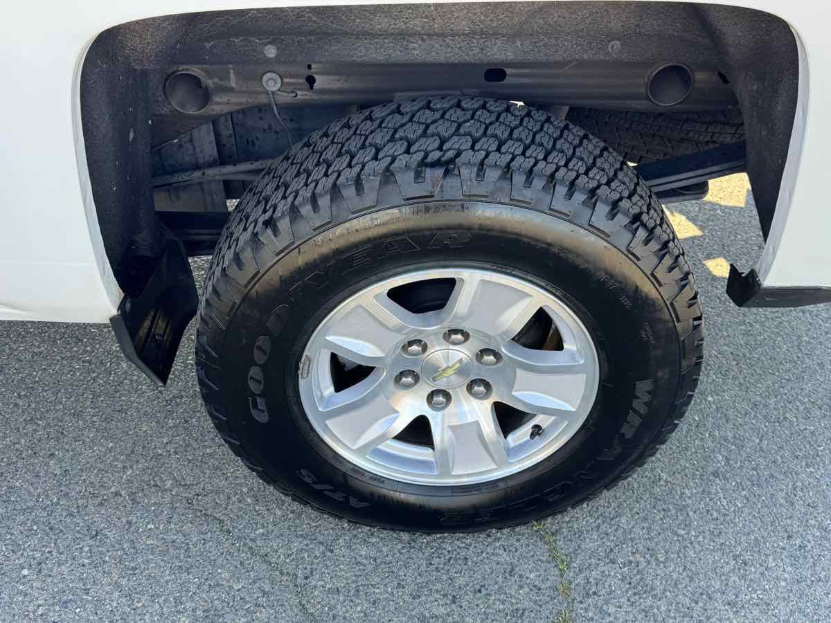 Used 2018 Chevrolet Silverado 1500 LT w/ All Star Edition image 30