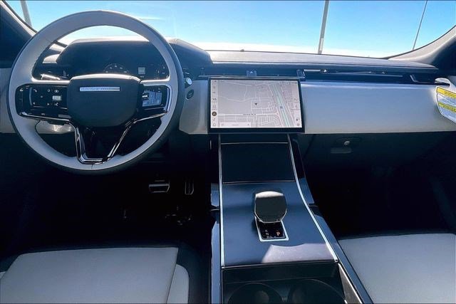 New 2026 Land Rover Range Rover Velar Dynamic SE image 5