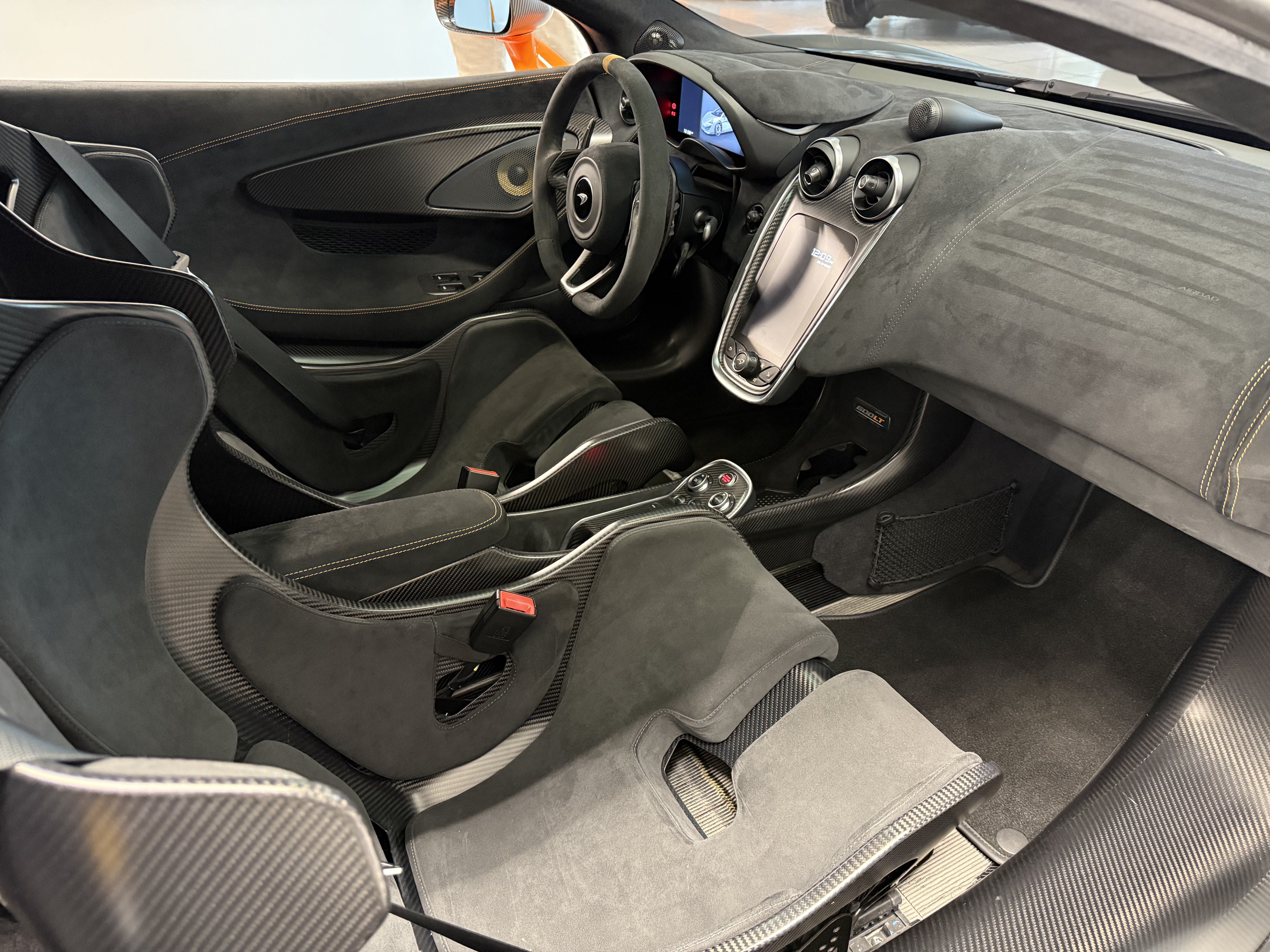 Used 2019 McLaren 600LT RWD image 9