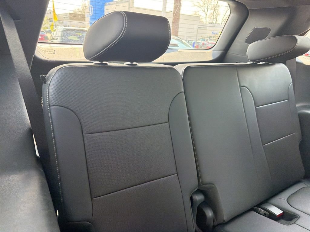 Used 2023 Chevrolet Traverse Premier image 15