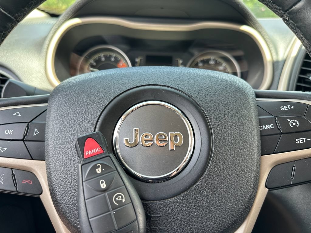 Used 2016 Jeep Cherokee 75th Anniversary AWD/4WD image 39