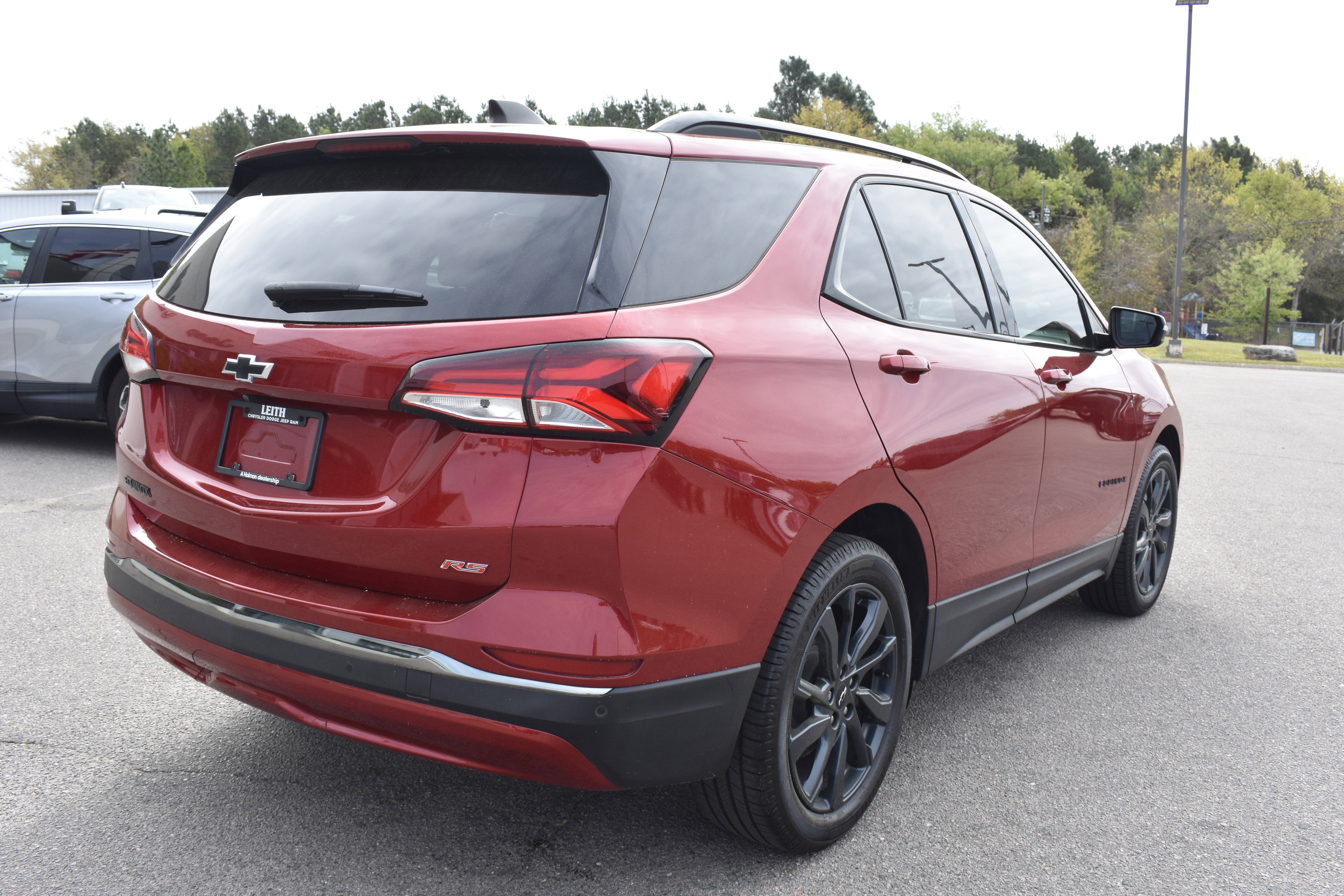 Used 2022 Chevrolet Equinox RS w/ RS Leather Package image 9