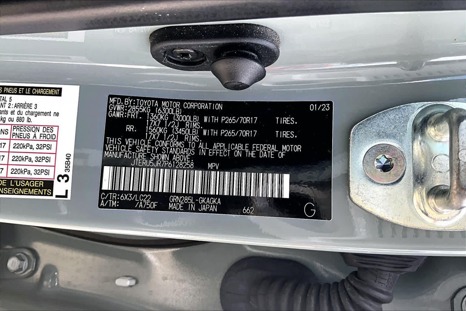 Used 2023 Toyota 4Runner TRD Off-Road Premium w/ Moonroof Package AWD/4WD image 35