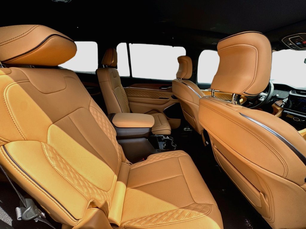 New 2027 Jeep Grand Cherokee L Summit AWD/4WD image 30