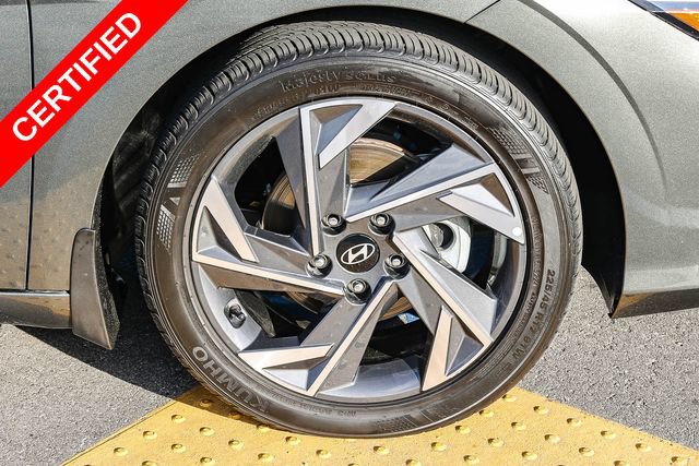 Used 2025 Hyundai Elantra Sport FWD image 9