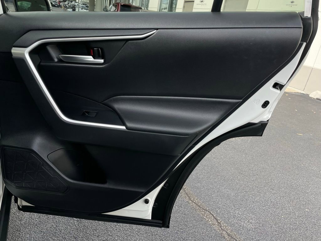 Used 2021 Toyota RAV4 XLE image 33