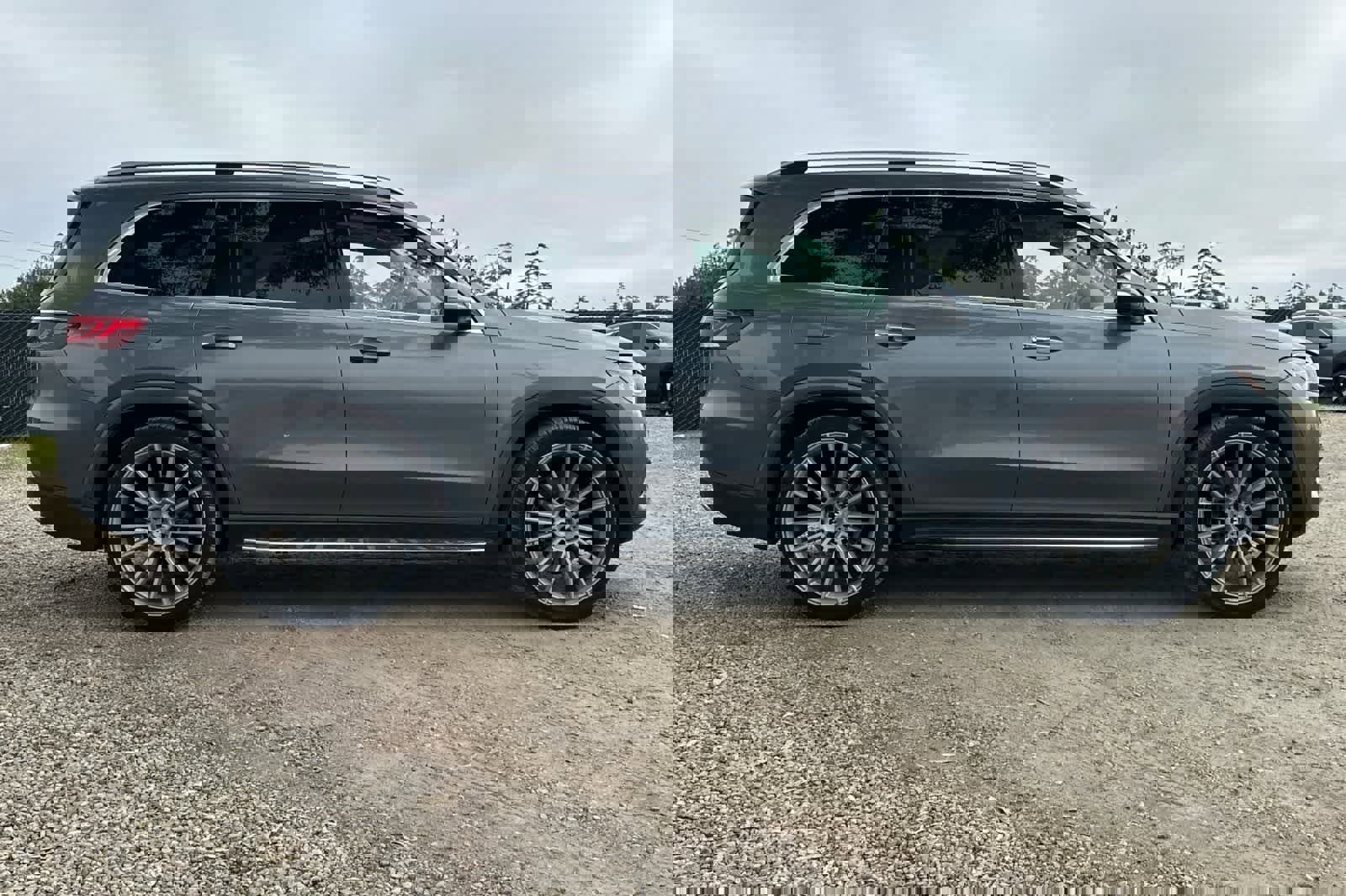 Used 2022 Mercedes-Benz GLS 450 4MATIC image 9