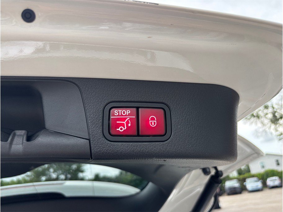 Used 2022 Mercedes-Benz GLB 250 image 48