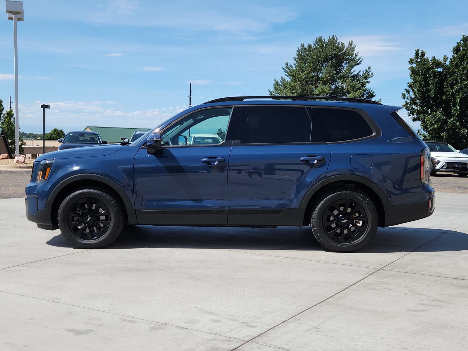 Used 2024 Kia Telluride SX X-Pro AWD/4WD image 2