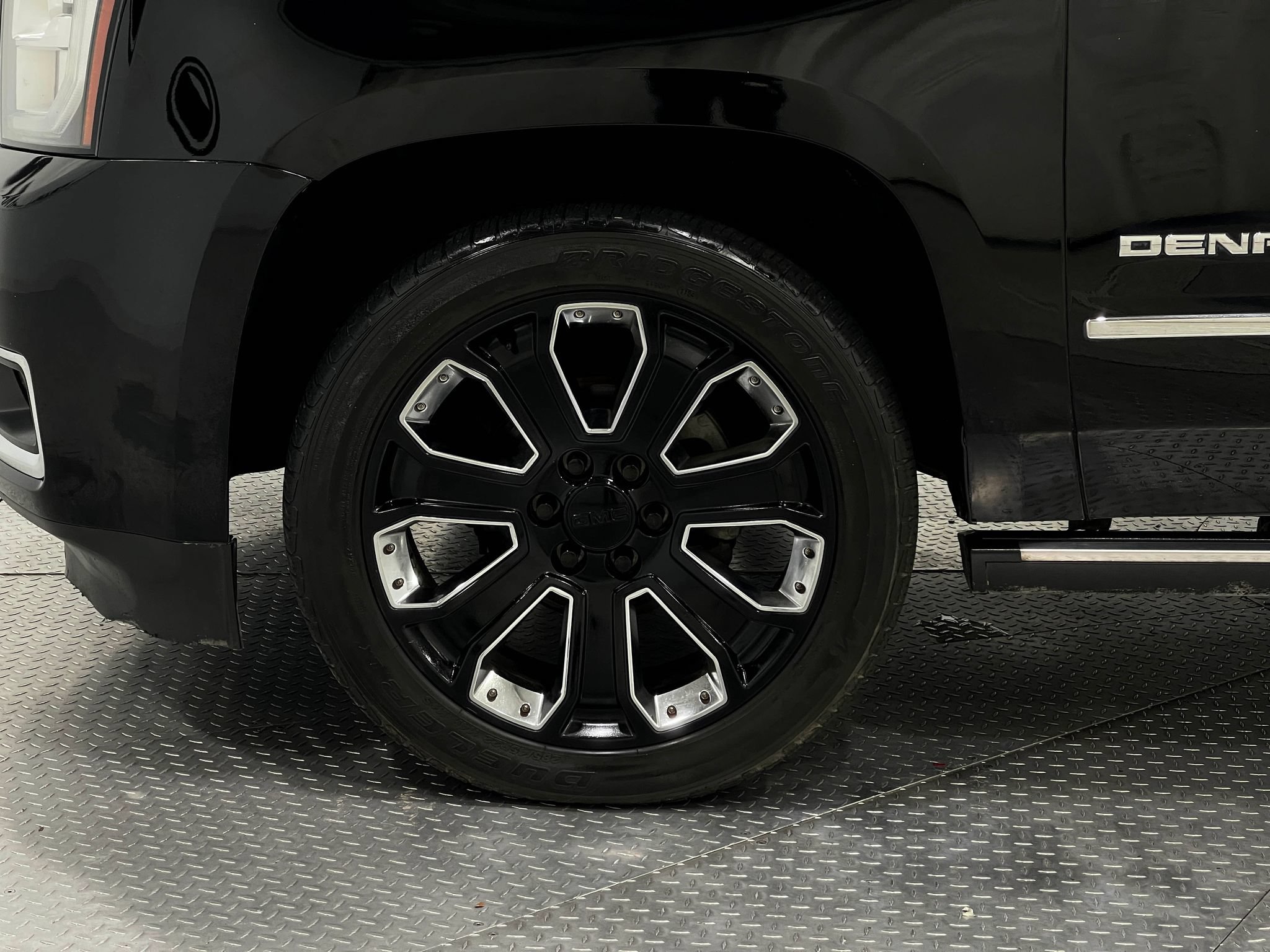 Used 2019 GMC Yukon XL Denali w/ Denali Ultimate Package AWD/4WD image 38