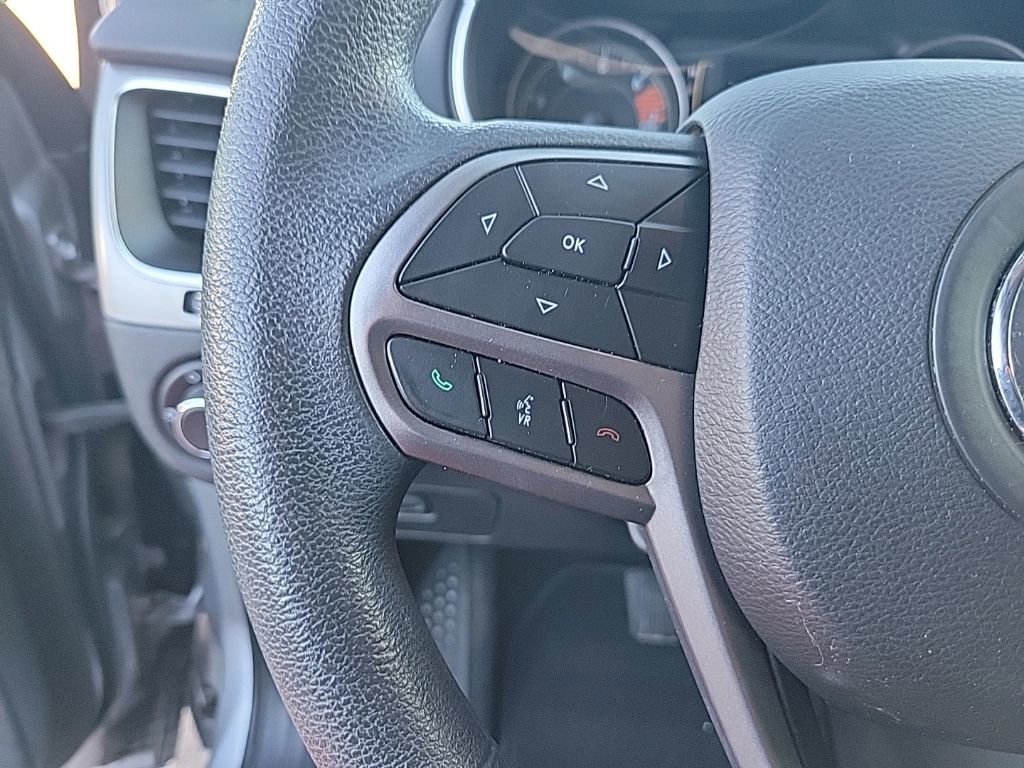 Used 2020 Jeep Cherokee Latitude FWD image 22