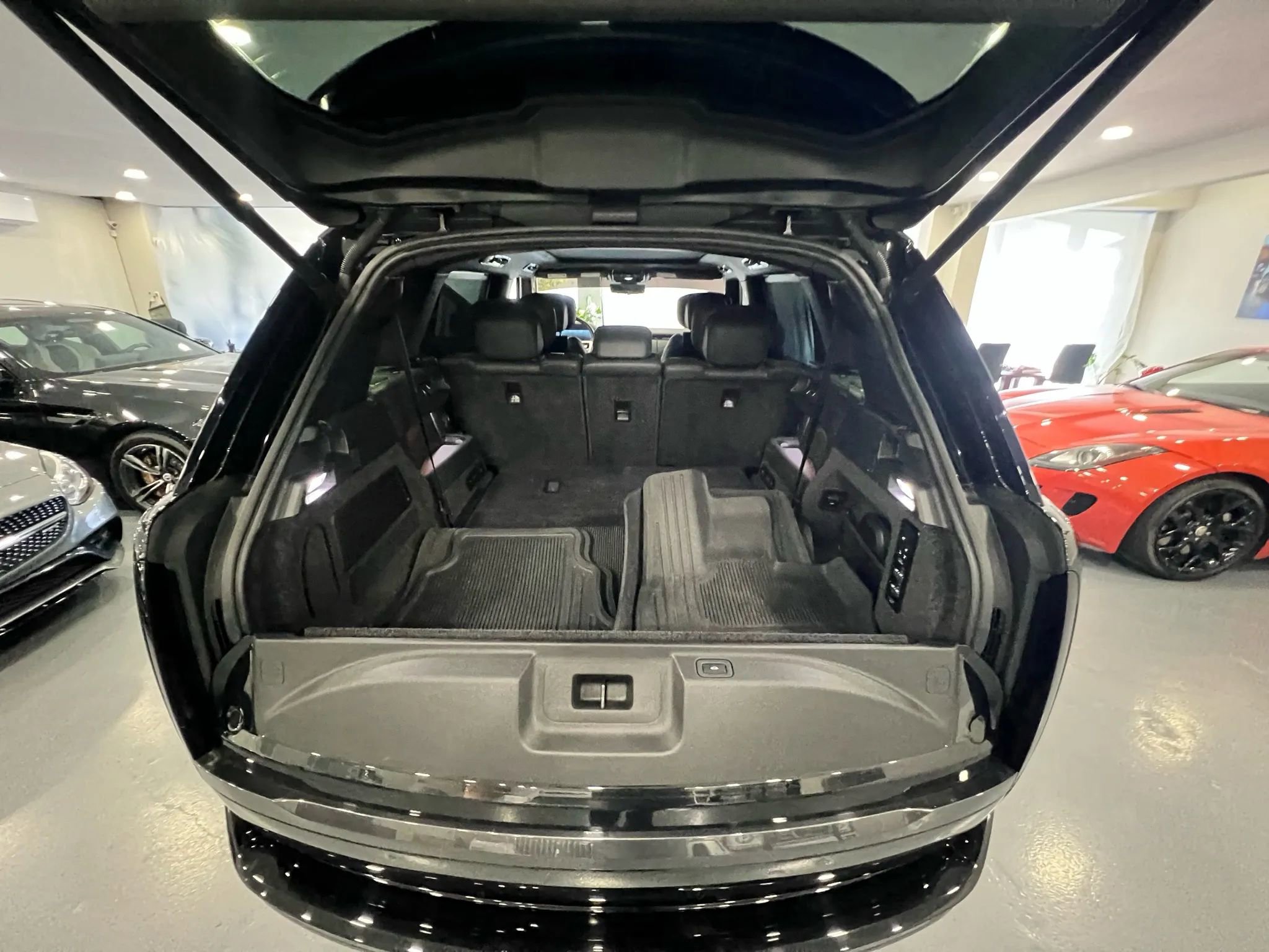 Used 2023 Land Rover Range Rover Long Wheelbase Autobiography image 24