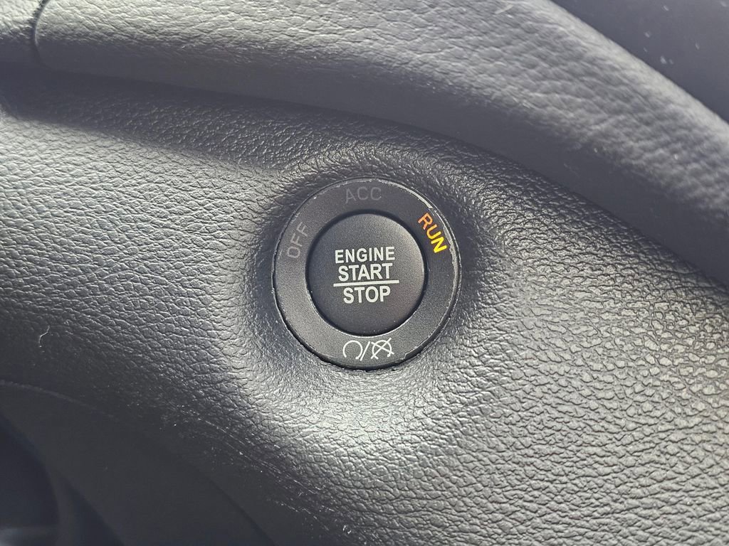 Used 2022 Jeep Cherokee Limited image 32