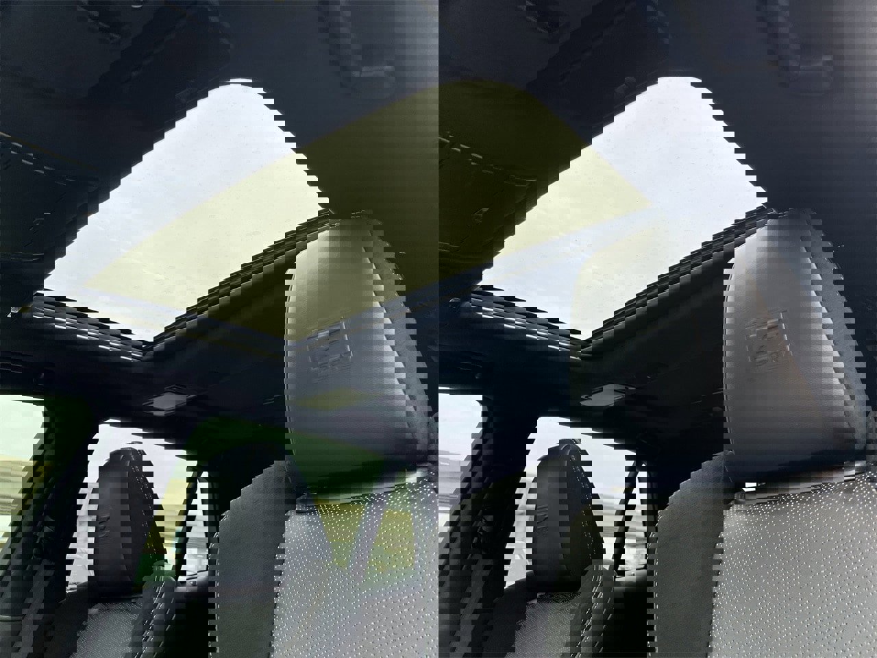 Used 2021 Lexus LS 500 F Sport w/ Accessory Package (Z2) image 25