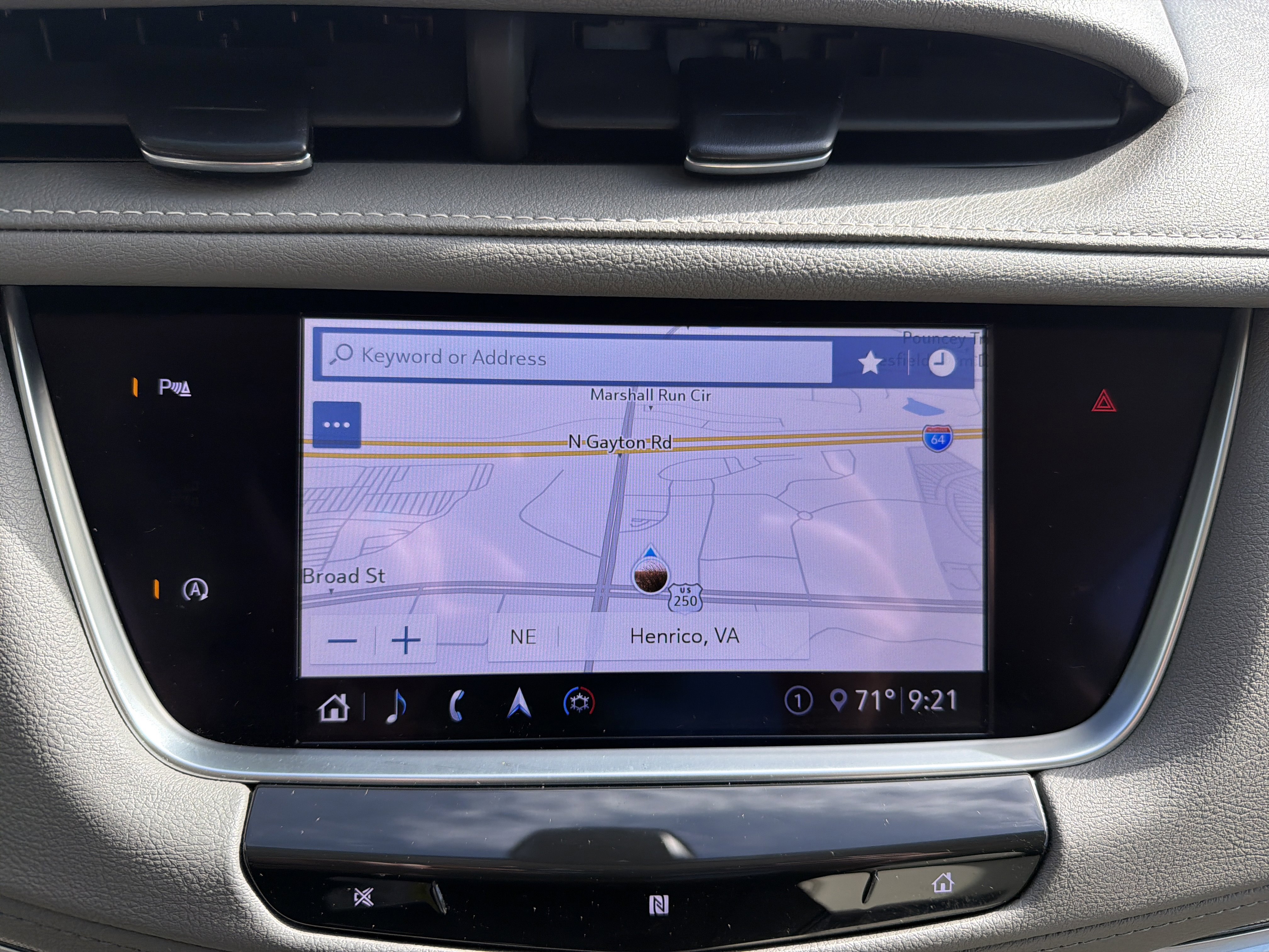 Used 2020 Cadillac XT5 Premium Luxury w/ LPO, Premium Carpet Package FWD image 24