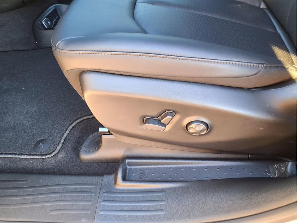 New 2026 Chrysler Voyager LX FWD image 14