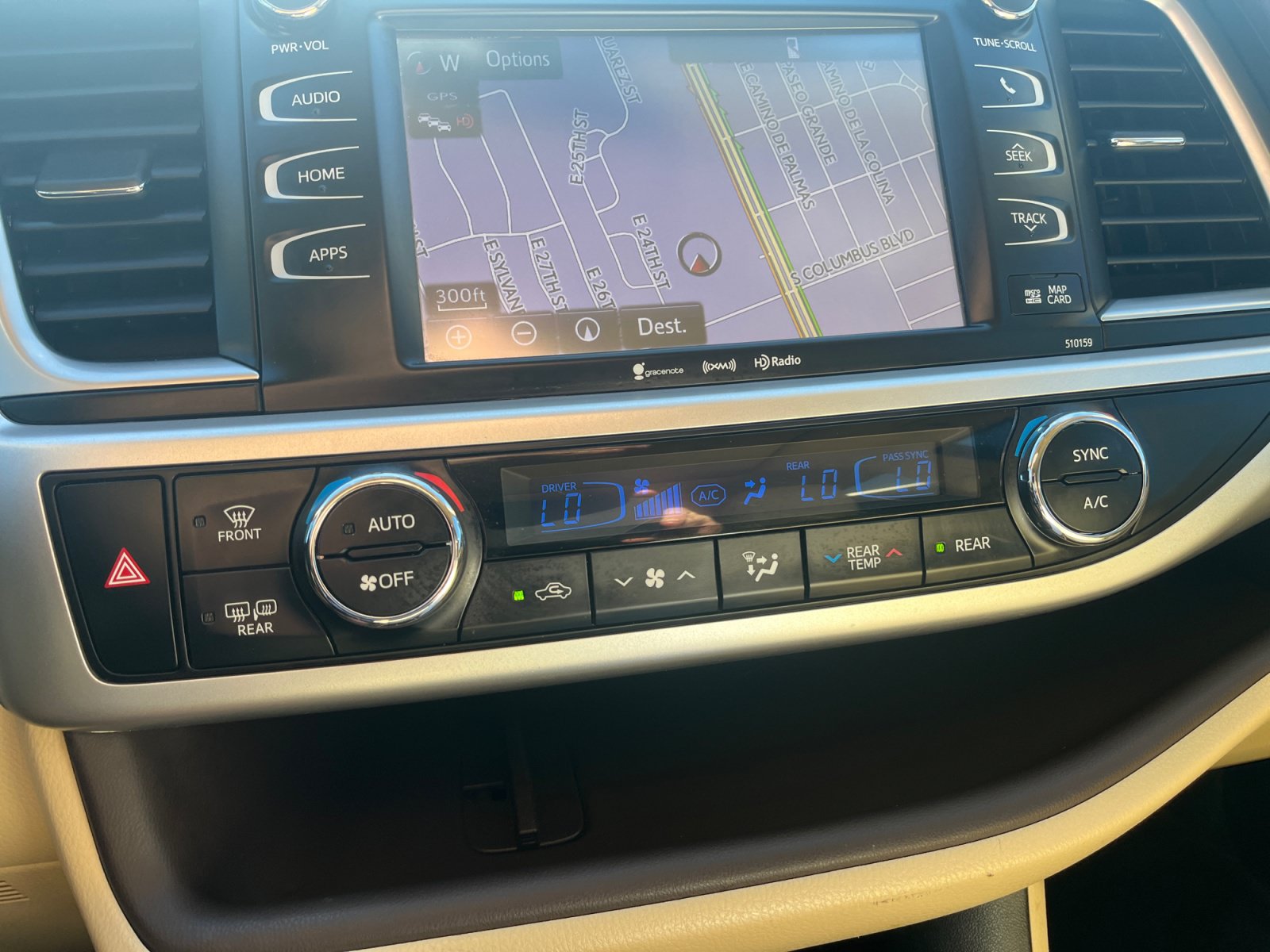 Used 2016 Toyota Highlander XLE FWD image 24