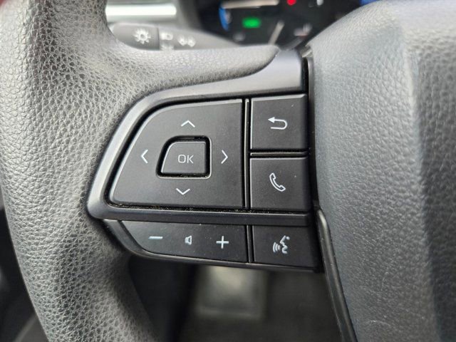 Used 2025 Toyota Sienna LE image 18