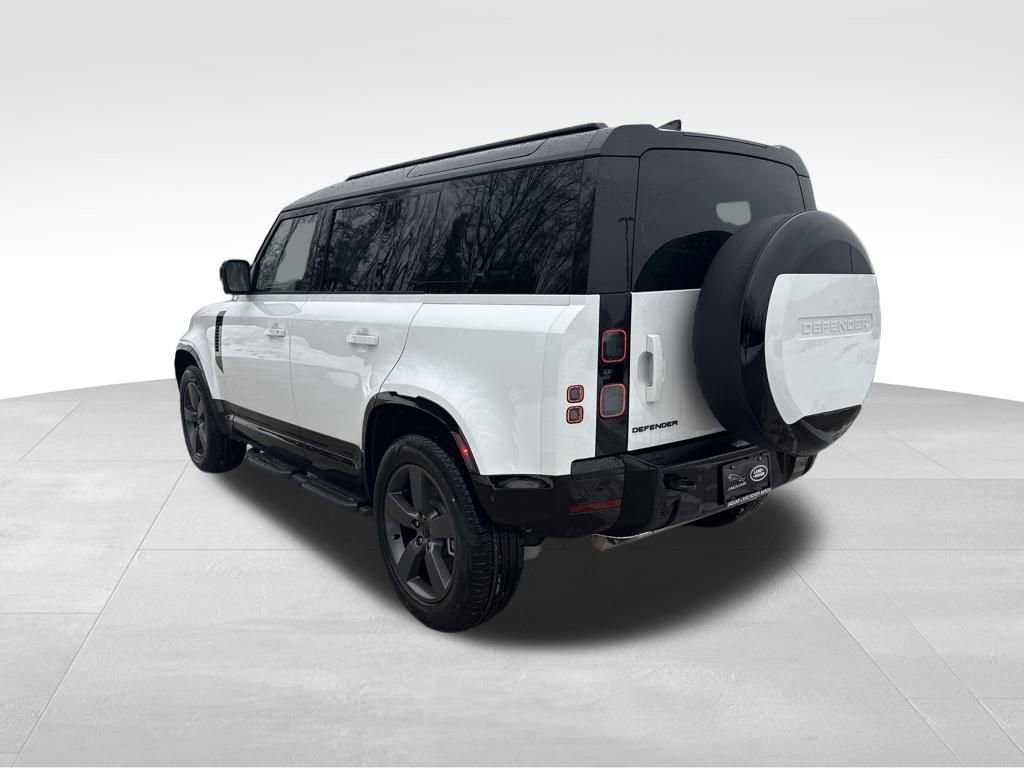 New 2026 Land Rover Defender 110 X-Dynamic SE image 3