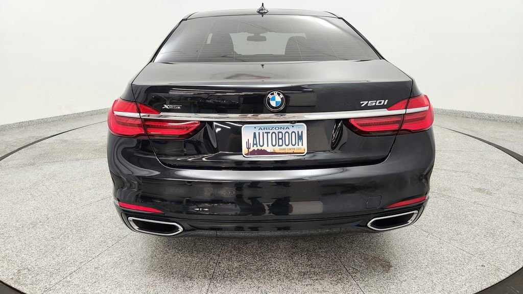 Used 2018 BMW 750i xDrive image 14