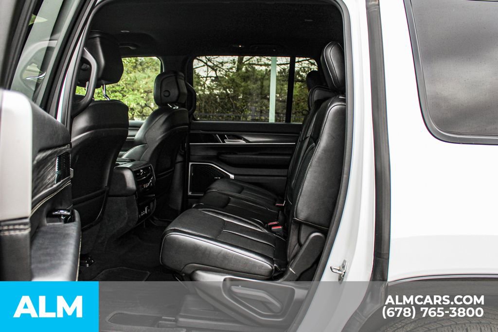 Used 2024 Jeep Wagoneer Series II w/ Flexible Seating Group image 18