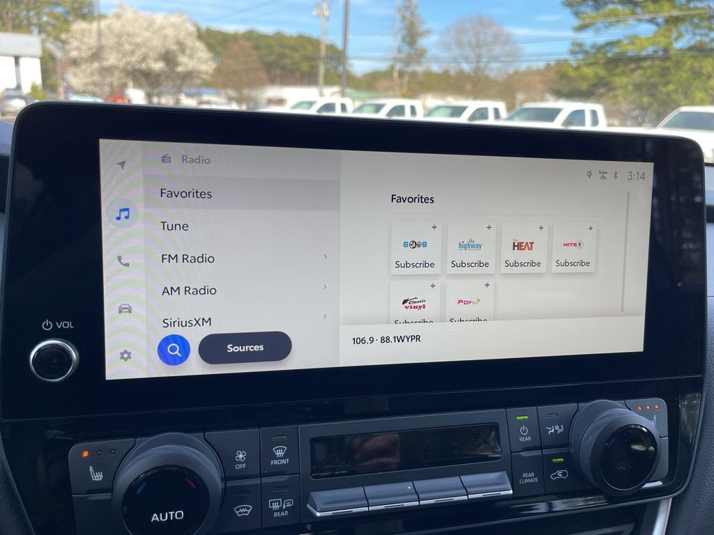 Used 2026 Toyota Grand Highlander XLE image 10