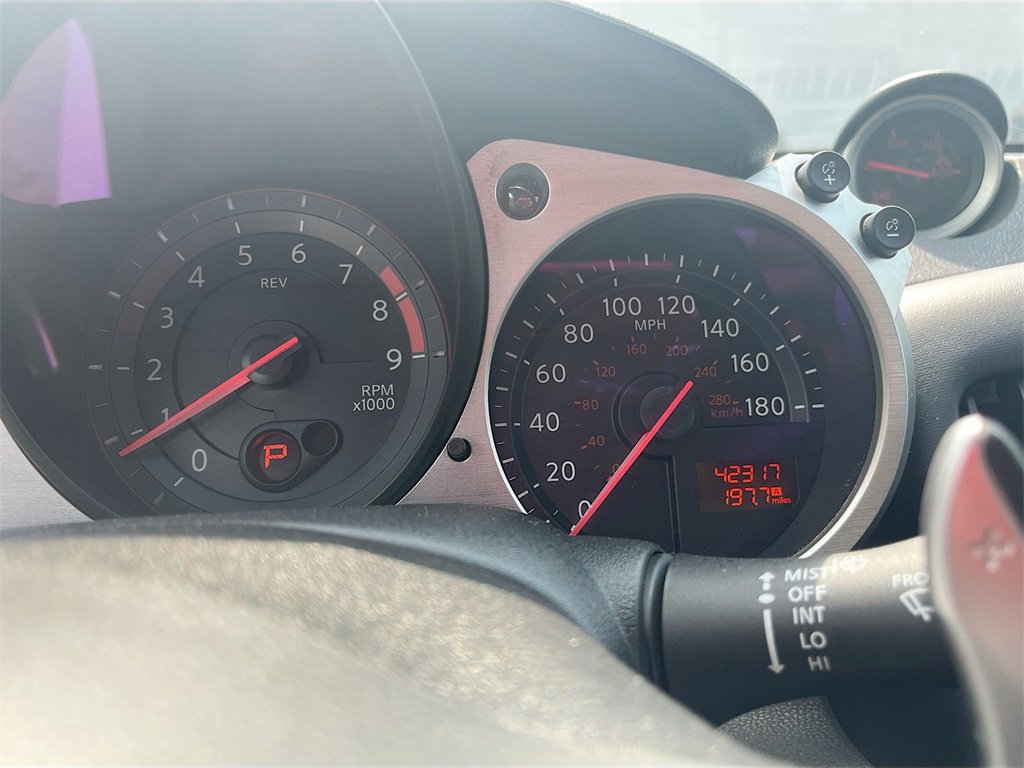 Used 2018 Nissan 370Z w/ Sport Package image 12