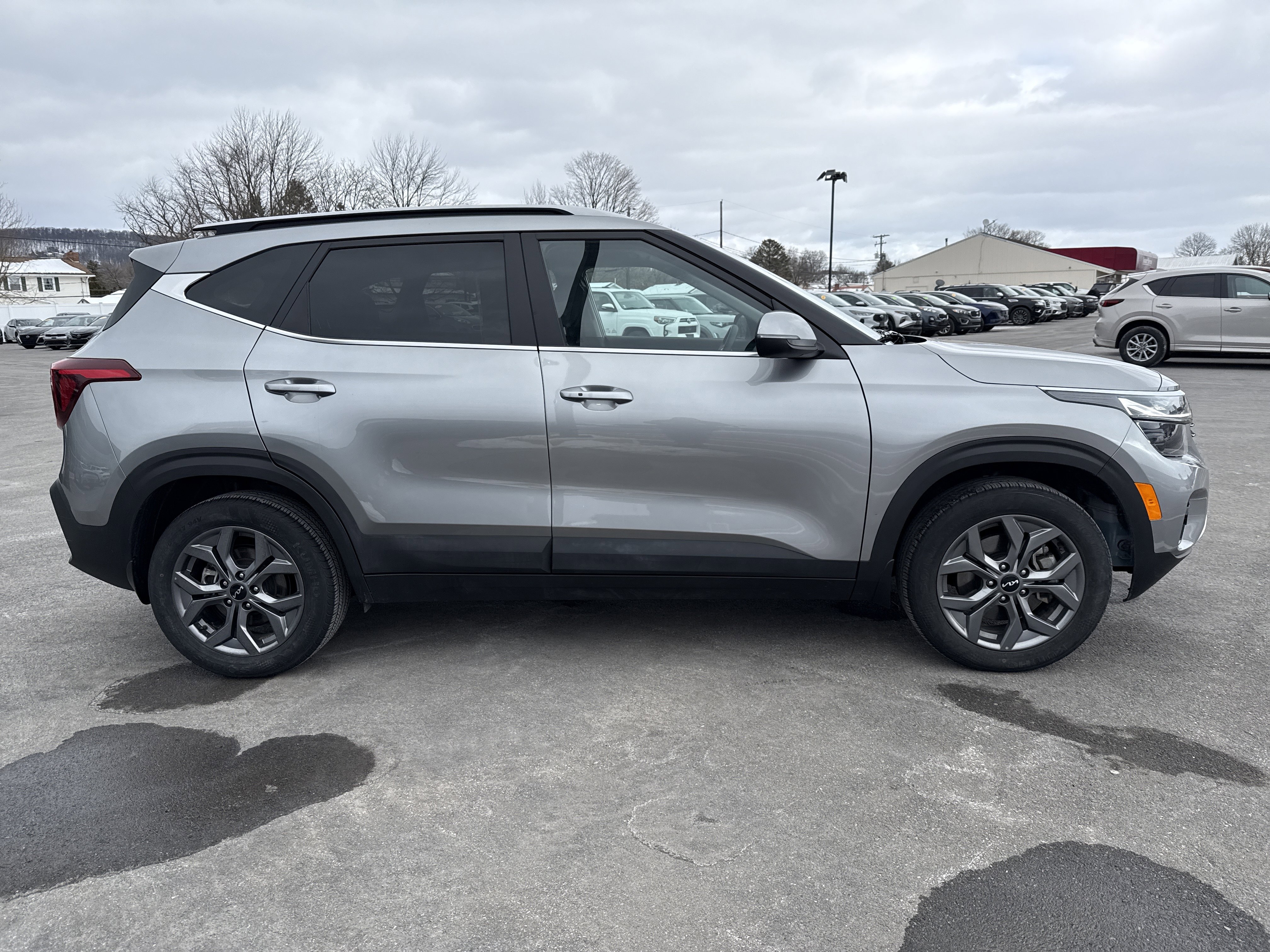 Certified 2024 Kia Seltos S image 2