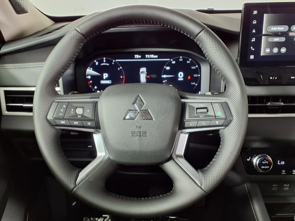 Used 2025 Mitsubishi Outlander SE FWD image 24