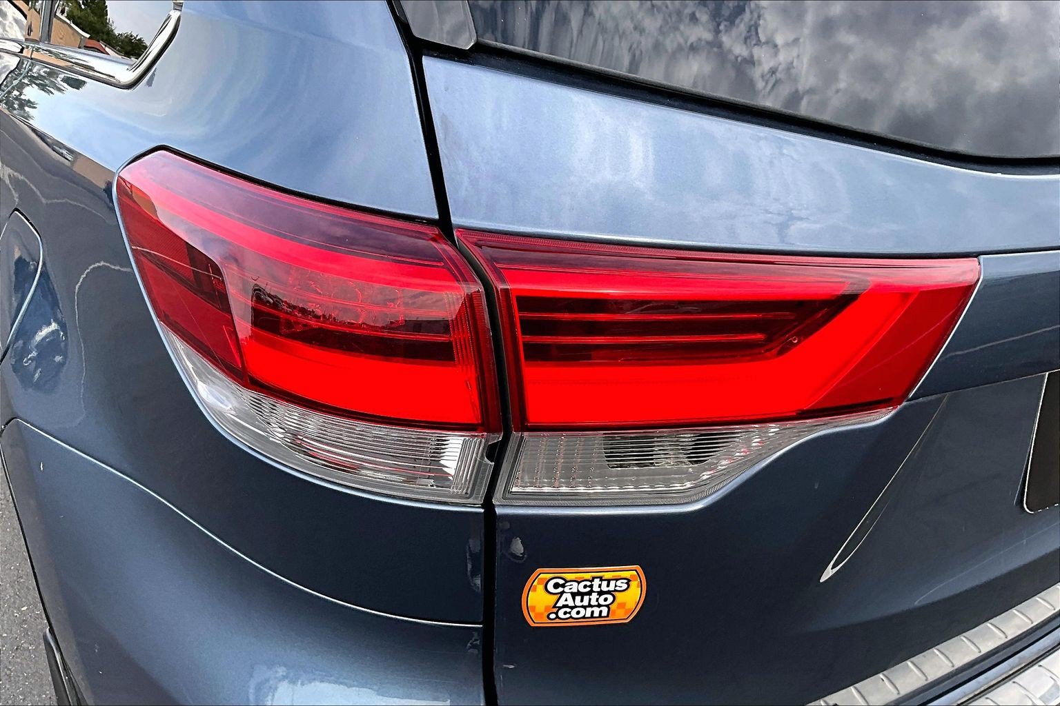 Used 2017 Toyota Highlander Limited w/ Carpet Mat Package FWD image 32