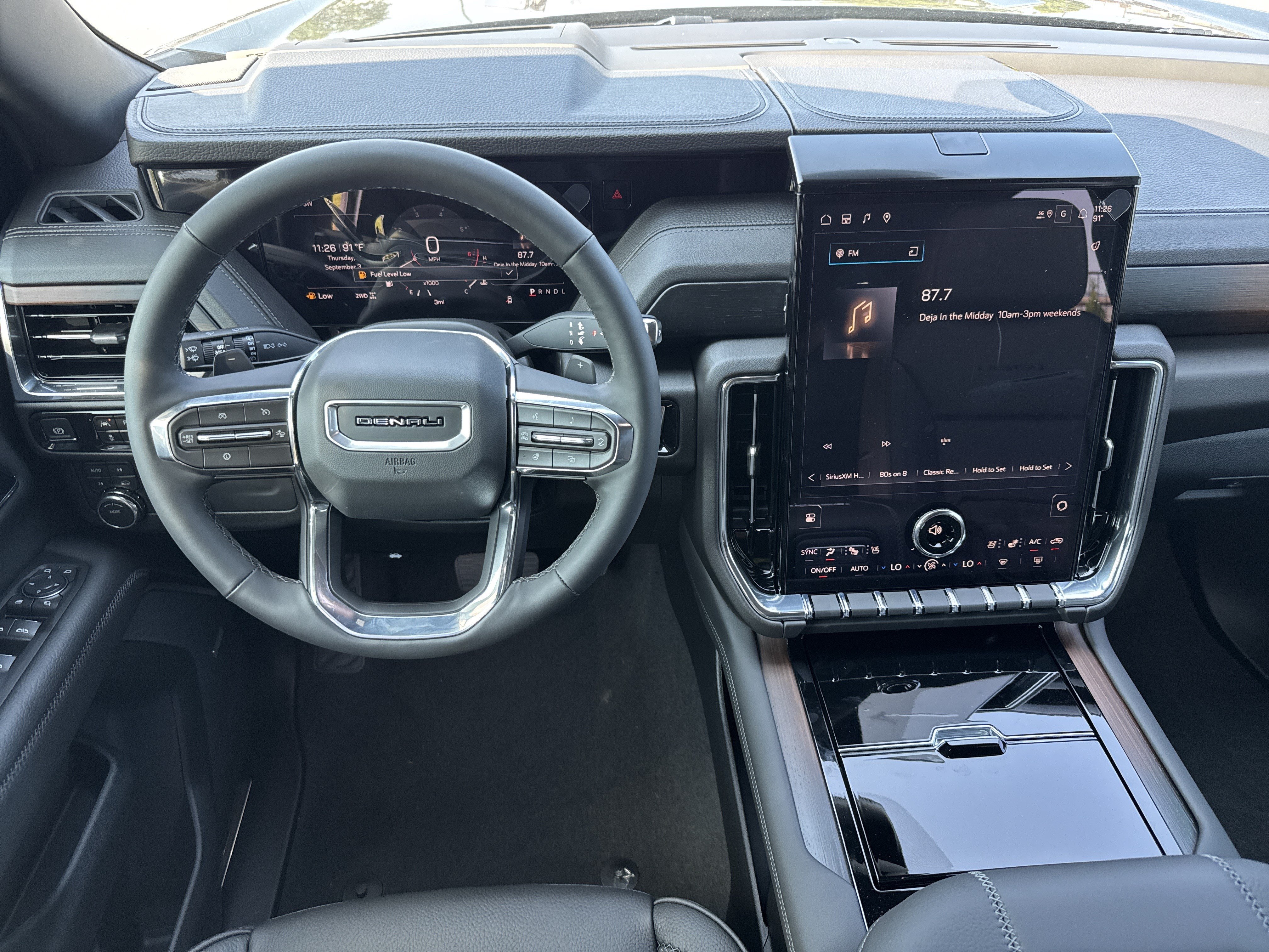 New 2026 GMC Yukon XL Denali w/ Sun & Power Step Package AWD/4WD image 18