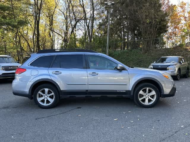 Used 2014 Subaru Outback 2.5i Premium w/ Moonroof Package AWD/4WD image 3