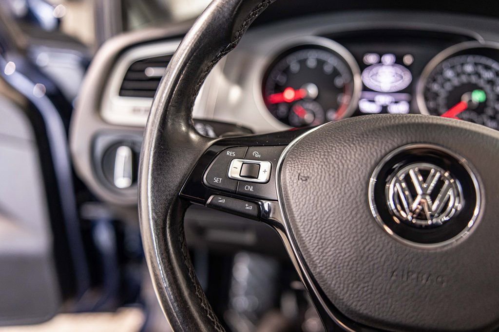 Used 2016 Volkswagen Golf S image 22