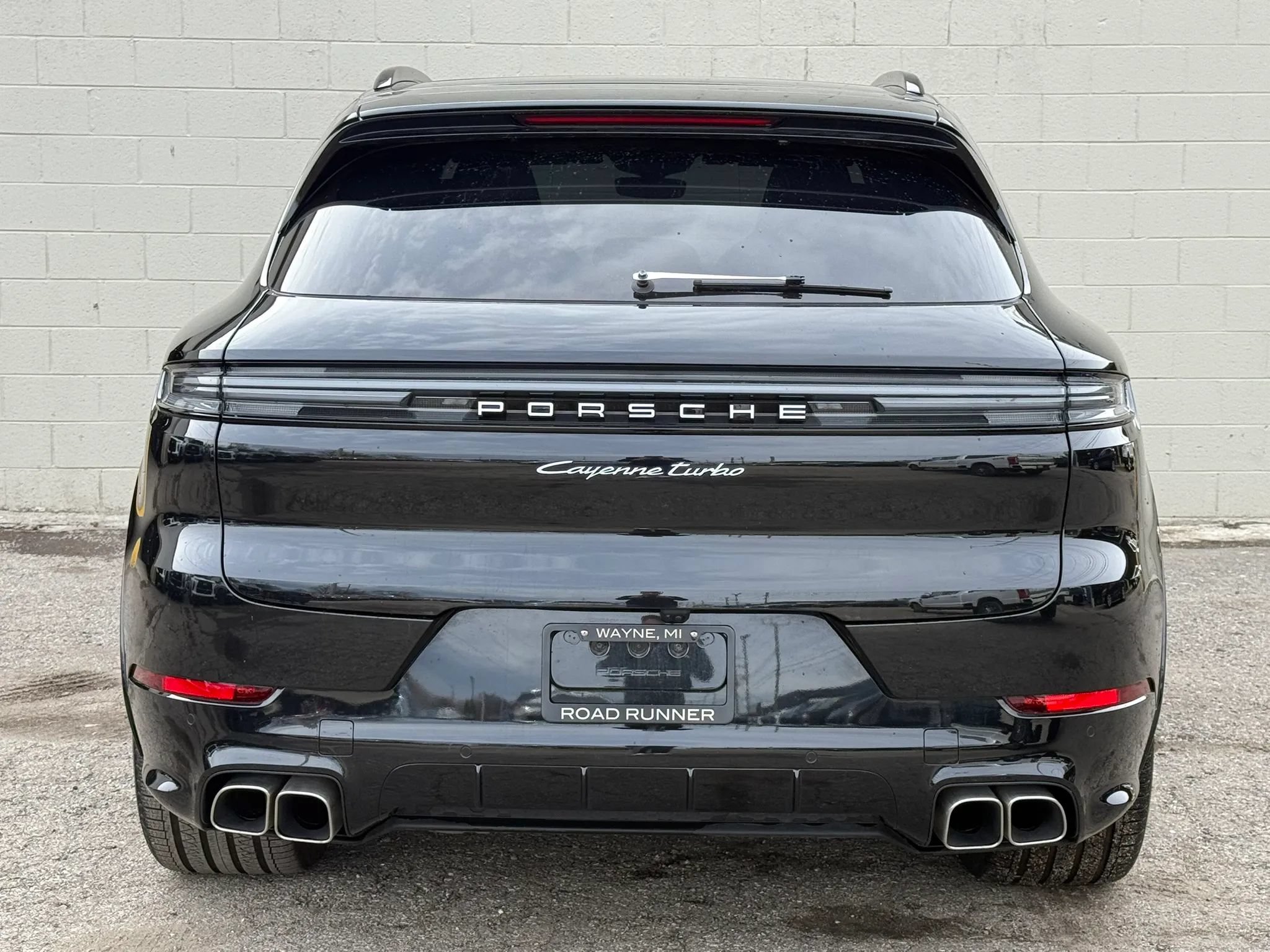 Used 2024 Porsche Cayenne Turbo AWD/4WD image 15