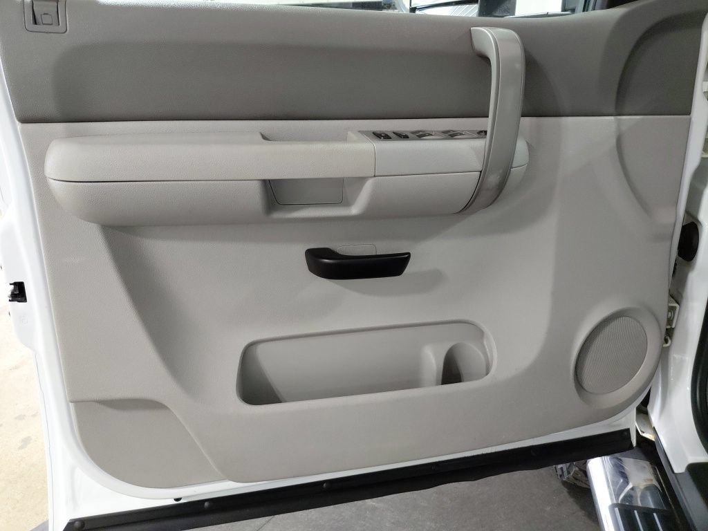 Used 2008 Chevrolet Silverado 2500 W/T AWD/4WD image 4