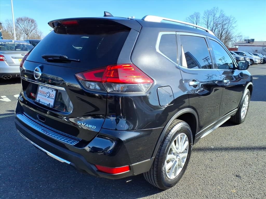 Used 2017 Nissan Rogue SV AWD/4WD image 6