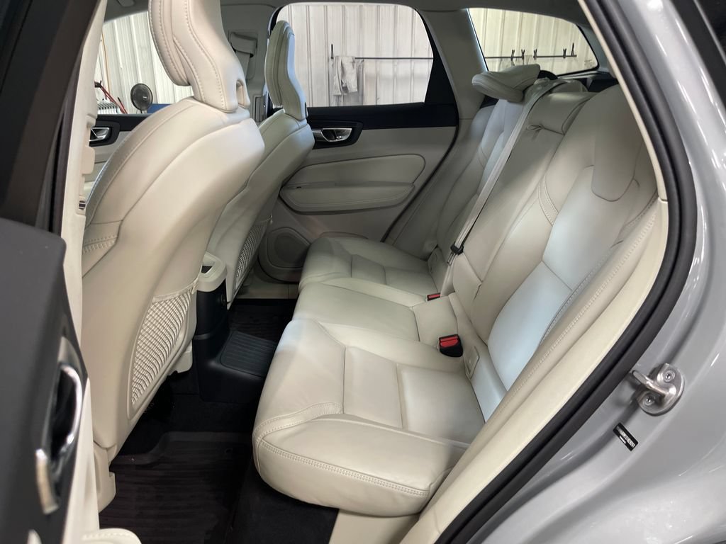 Certified 2025 Volvo XC60 T8 Ultra w/ Protection Package Premier AWD/4WD image 21