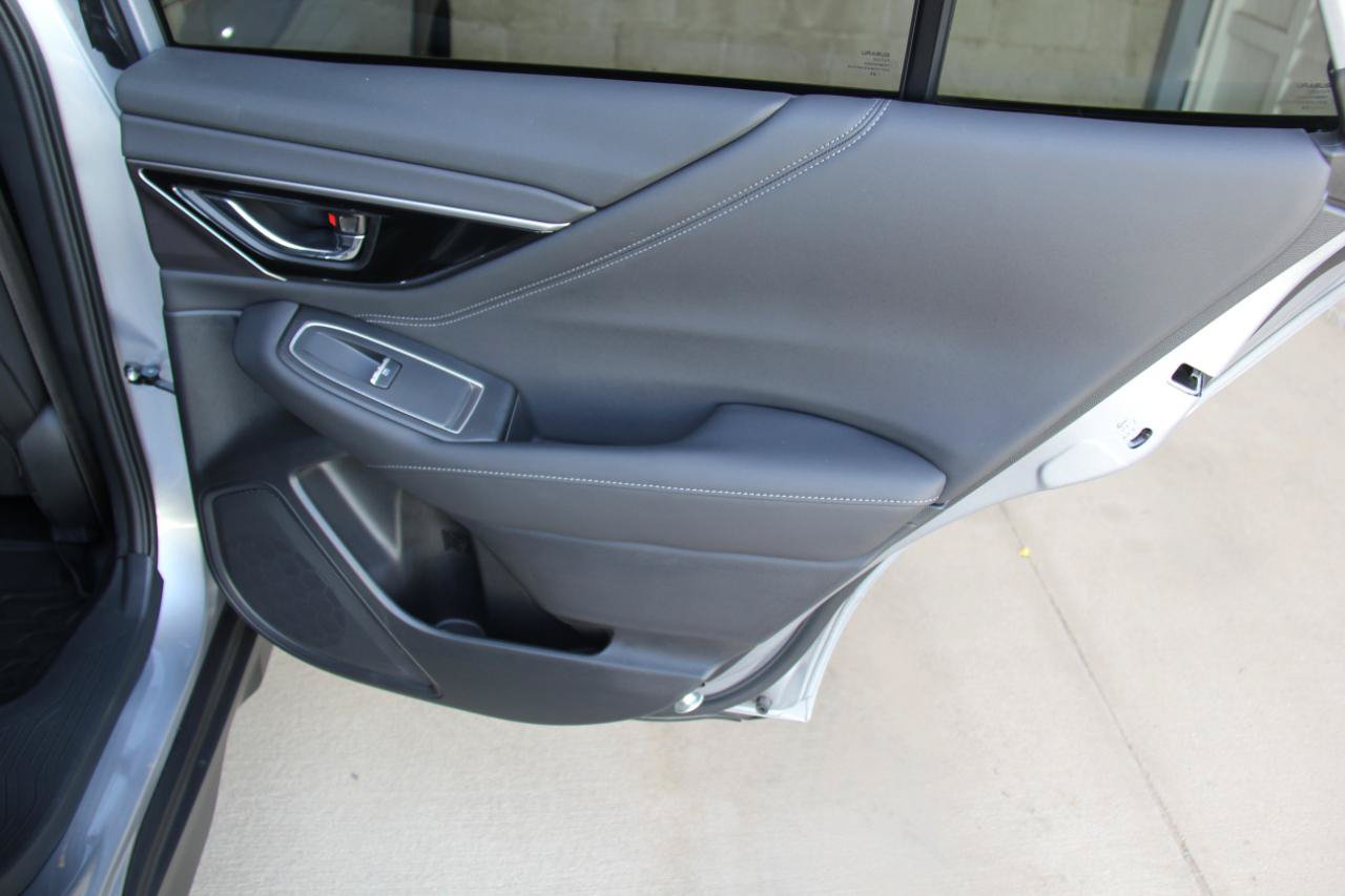Used 2025 Subaru Outback Touring XT AWD/4WD image 30