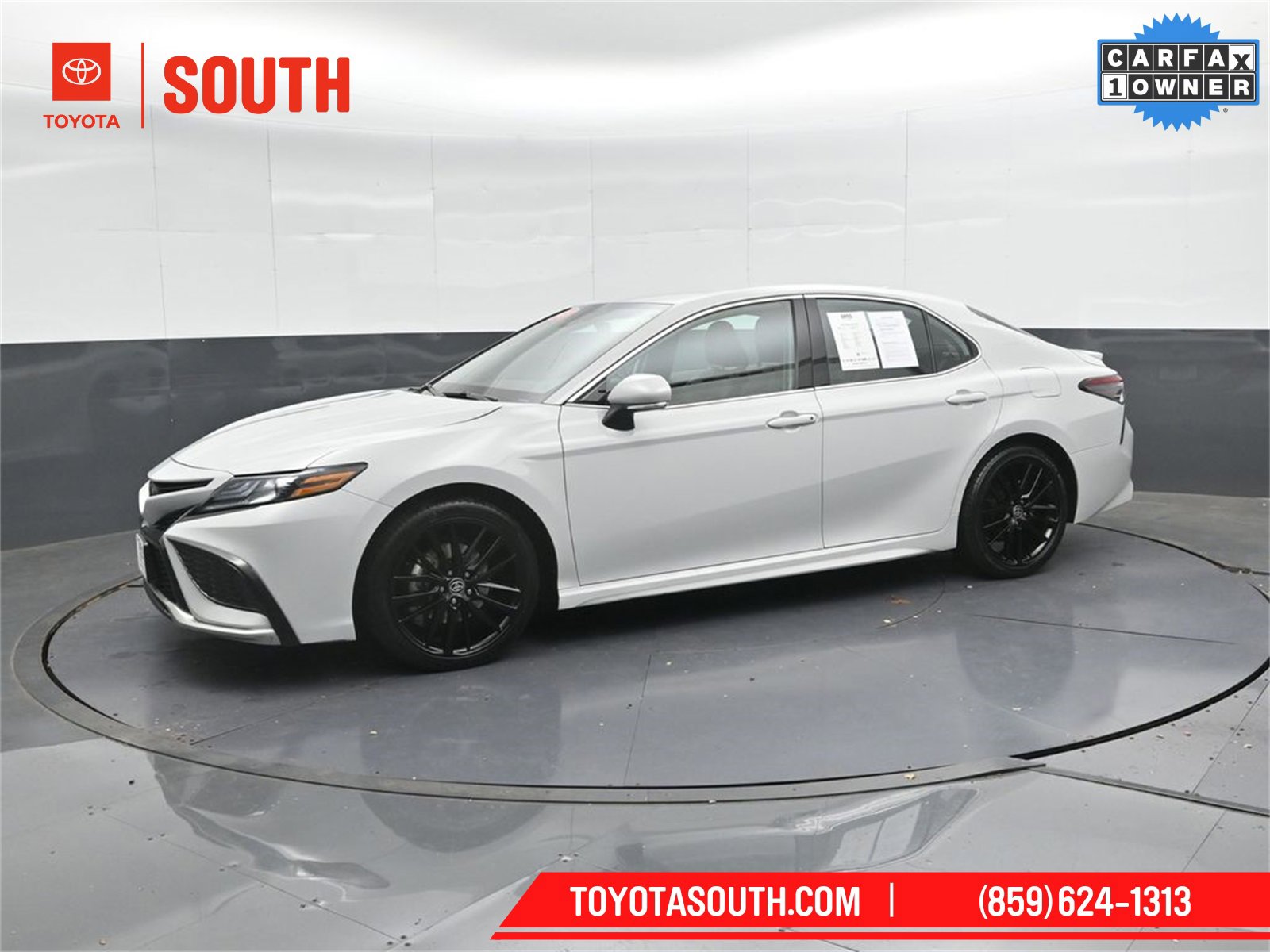 Used 2023 Toyota Camry XSE image 7