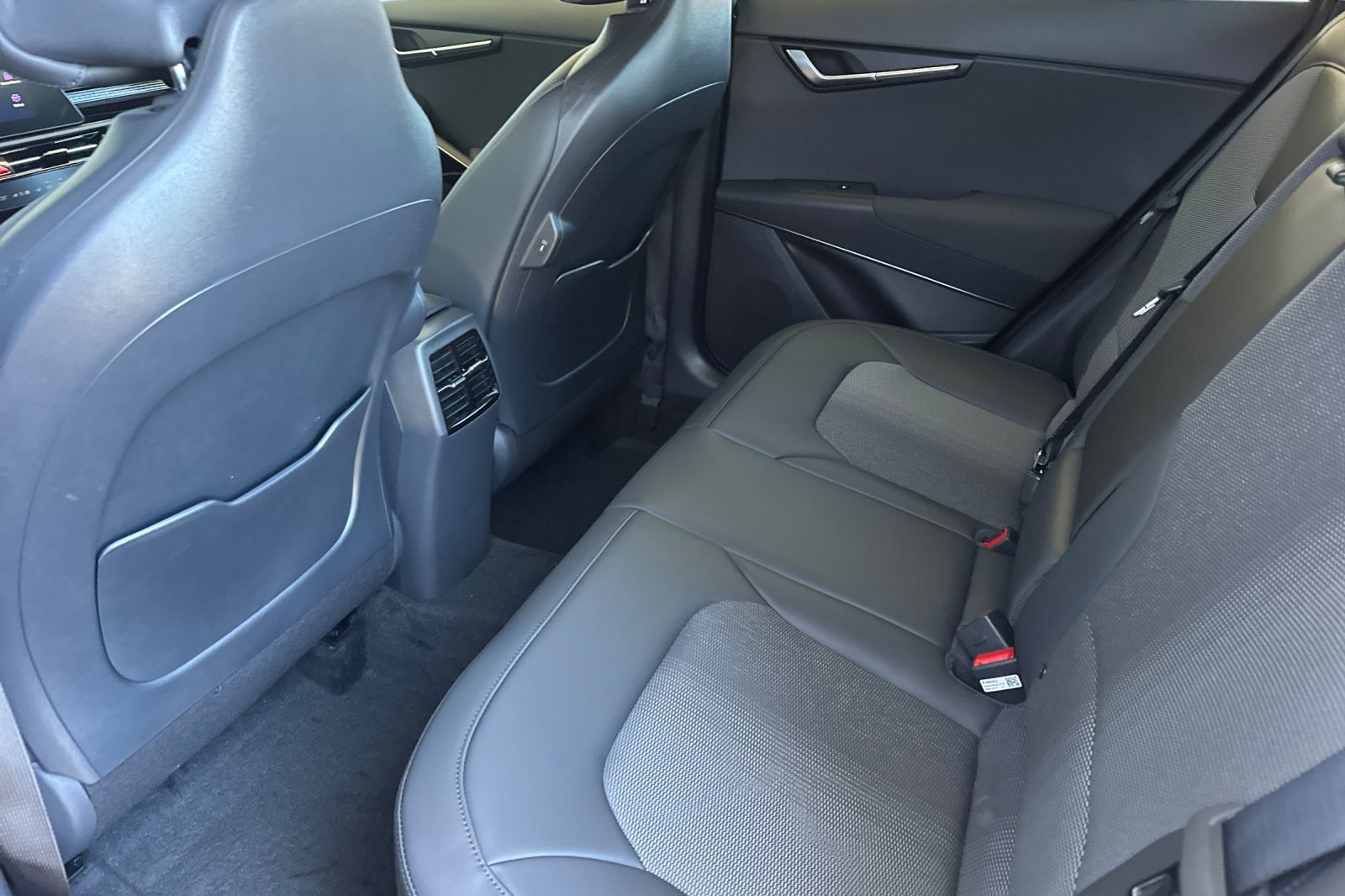 New 2026 Kia Niro EX w/ EX Premium Package FWD image 13